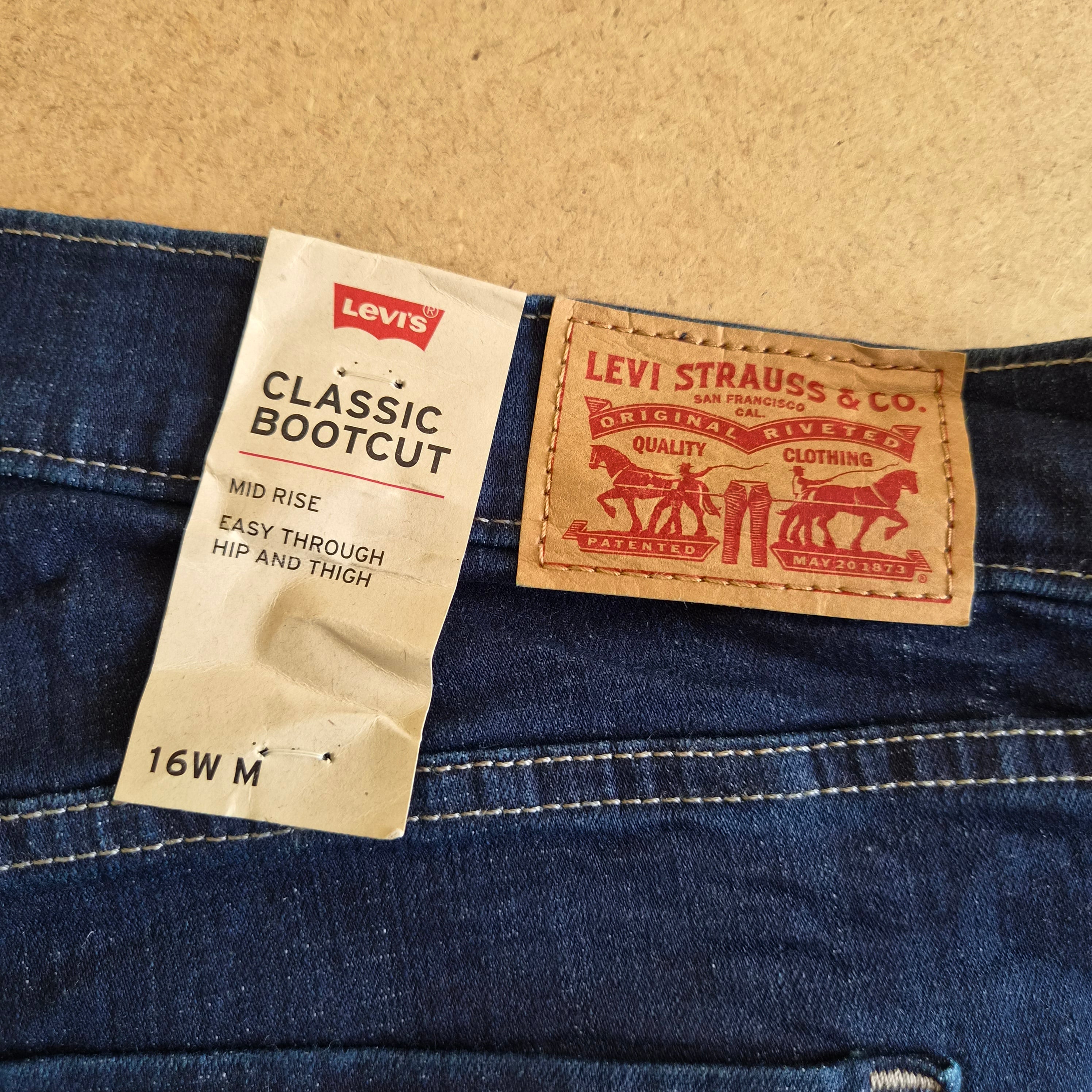 Jean Levi's Classic Bootcut Bleu Indigo — 16W FR48 — NEUF AVEC ÉTIQUETTE