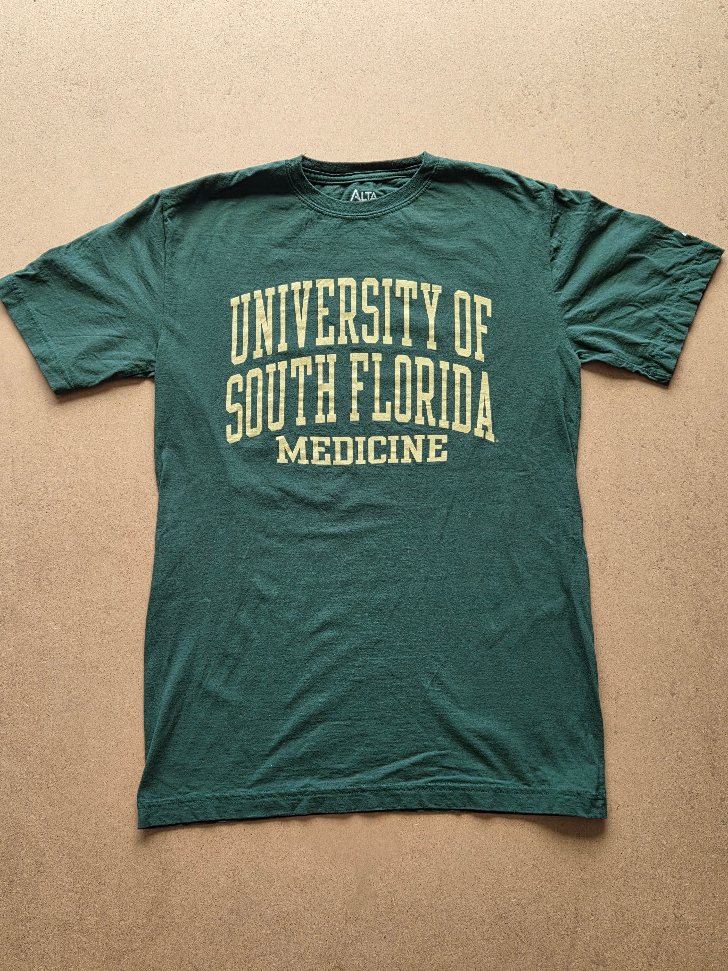 T-shirt Alta Gracia Vert Forêt — Life Changing Apparel 100% Coton — M — Made in Dominican Republic — Très bon état