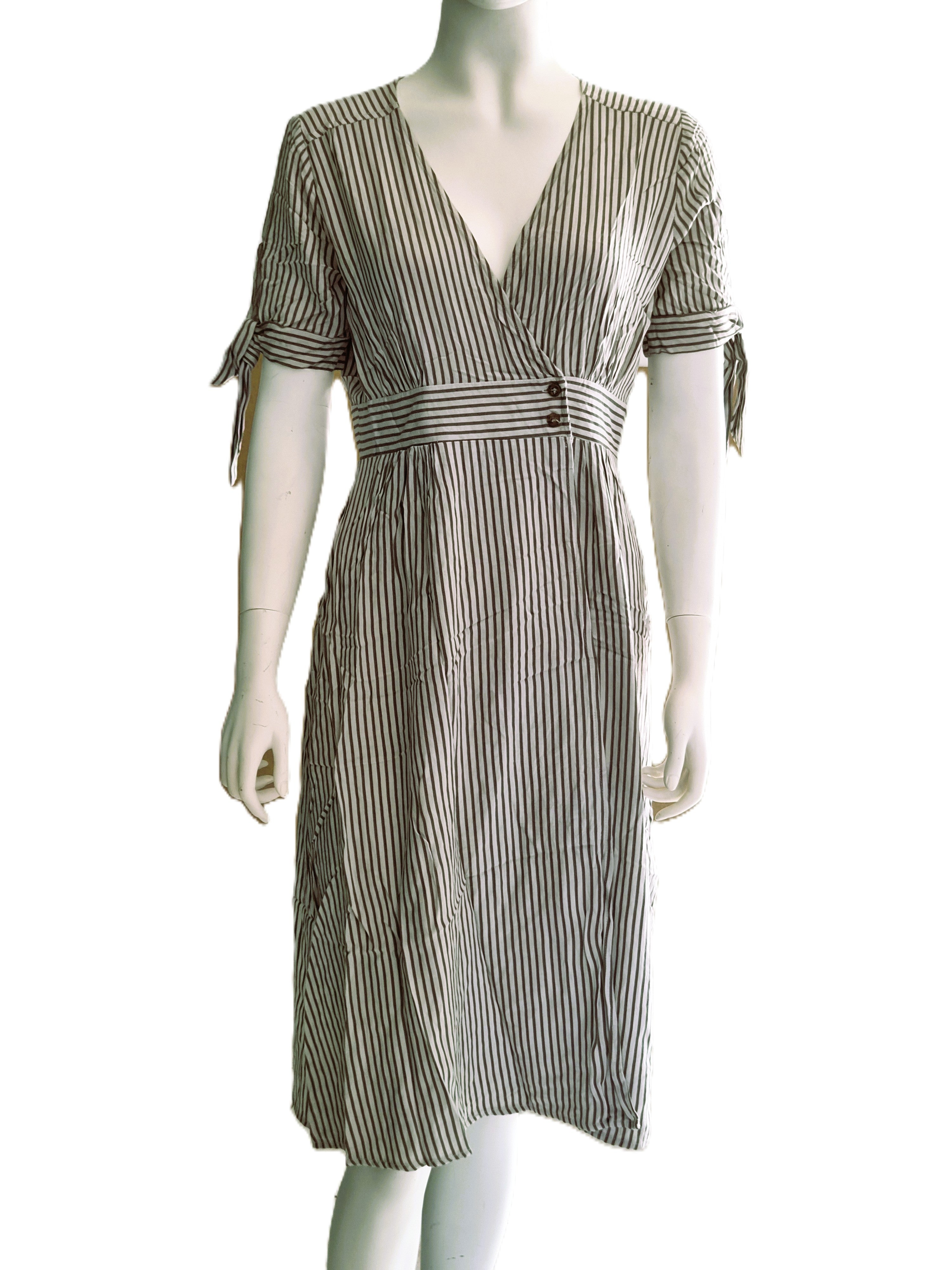 Robe Lulus Rayures Grises Crème — Col V Cache-Cœur Manches Nouées Ceinture Boutons — S (XS/S) — 100% Rayon — Très bon état