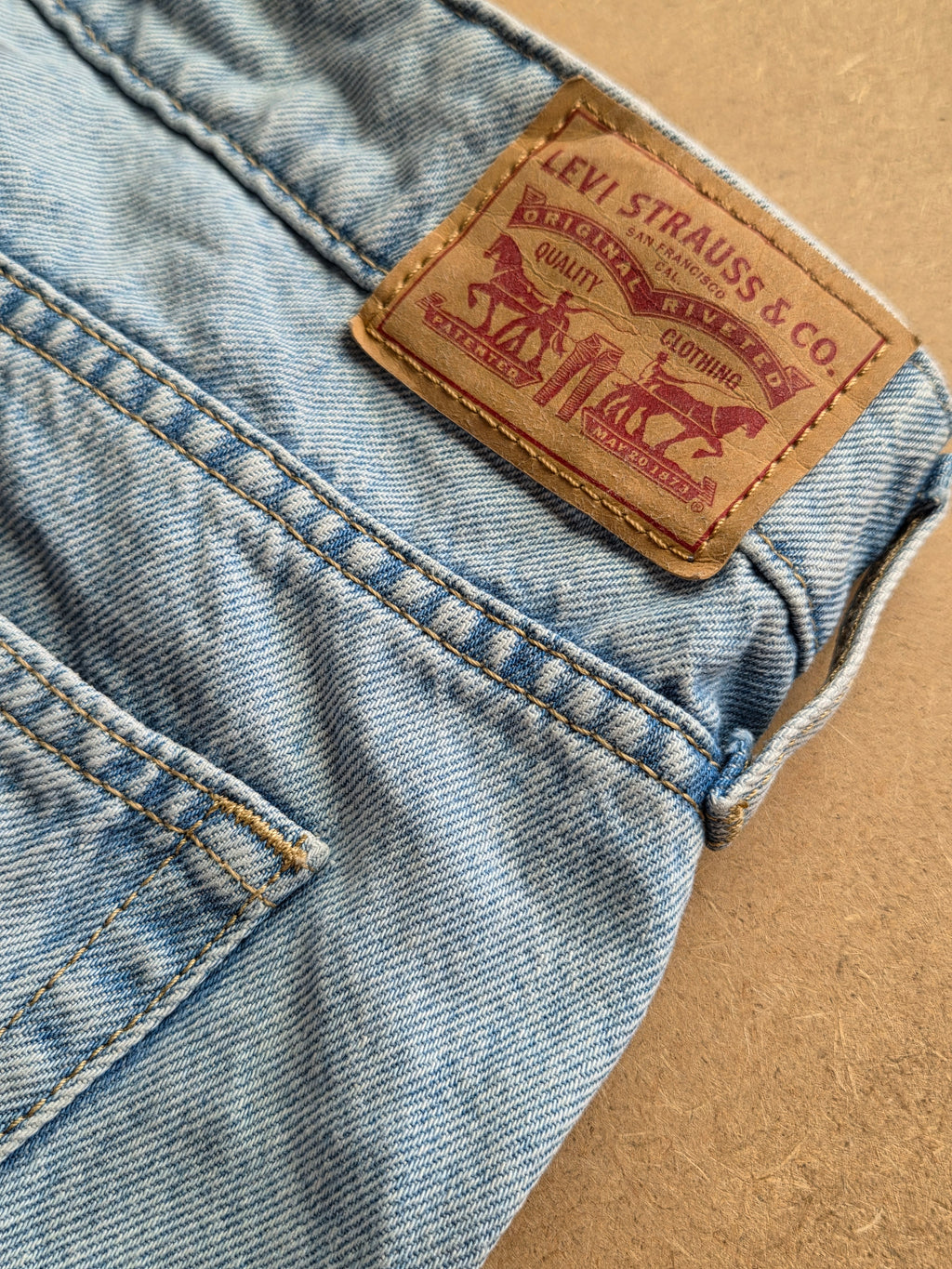 Jean Levi's Superlow Vintage Bleu Clair – Coupe Large Wide Leg (Bas Effilochés) Taille 44 FR