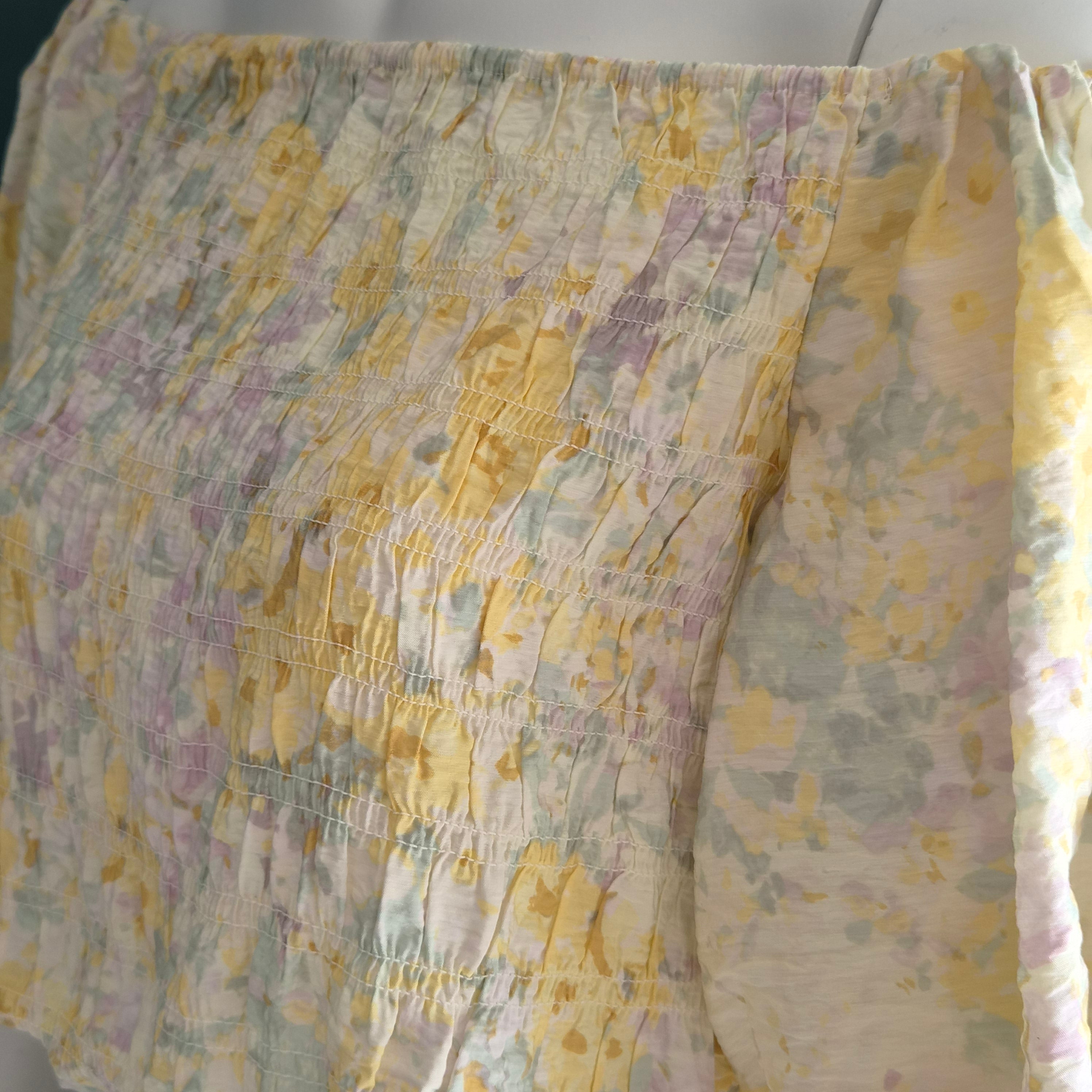 Crop top H&M - détail texture smockage floral