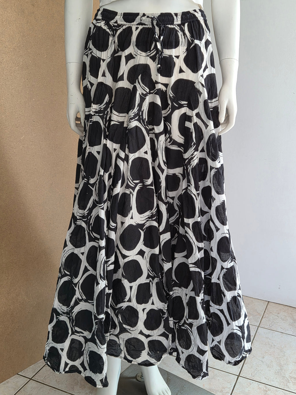 Jupe maxi Grace Elements – vue complète mannequin