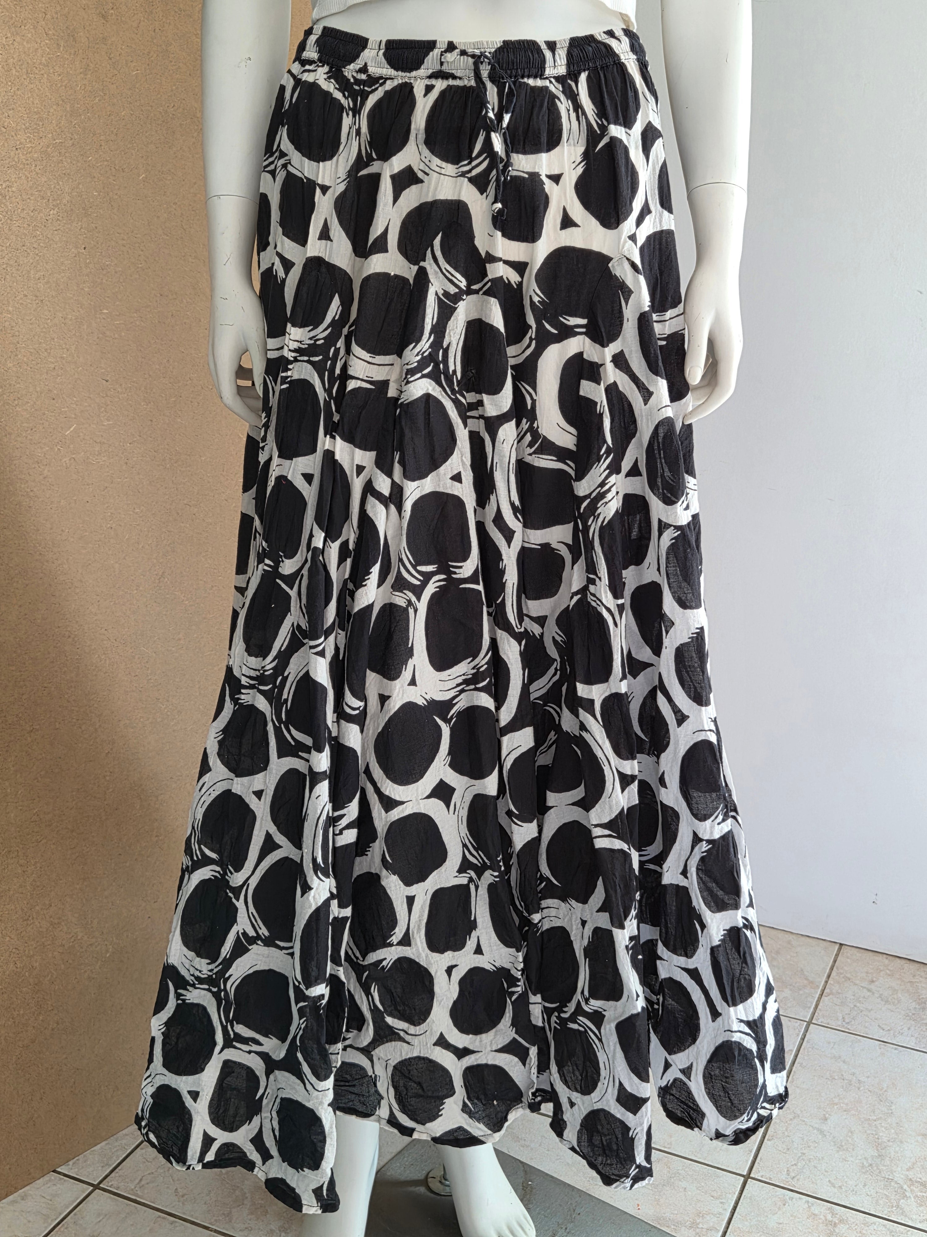Jupe maxi Grace Elements – vue complète mannequin