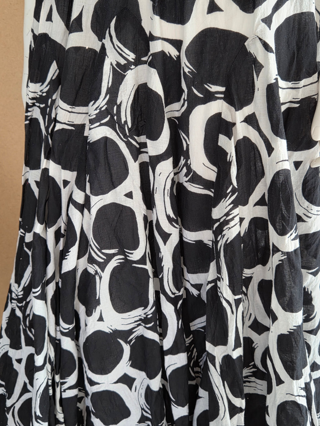 Jupe maxi Grace Elements – détail imprimé cercles